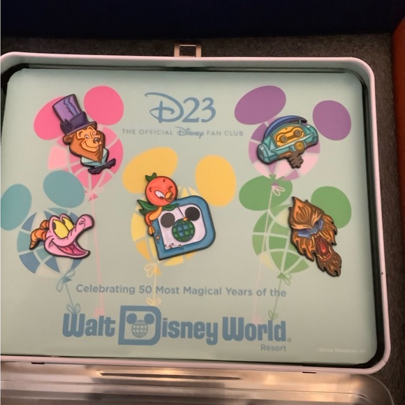 D23 Gold Member Exclusive Pin Set Disney 50th Anniversary - Picture 5 of 7
